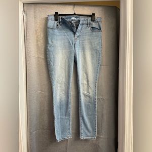 Women’s size 8 light wash jeans
